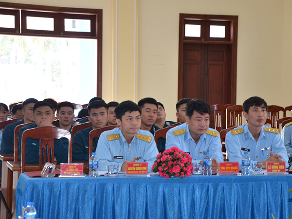 Tọa đàm “Thanh niên Trung đoàn 257 nói không với vi phạm pháp luật, kỷ luật”