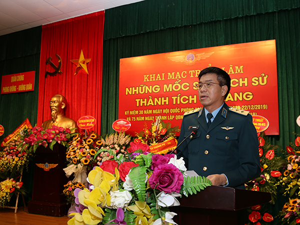 Quân chủng PK-KQ khai mạc Triển lãm “Những mốc son lịch sử - thành tích vẻ vang”