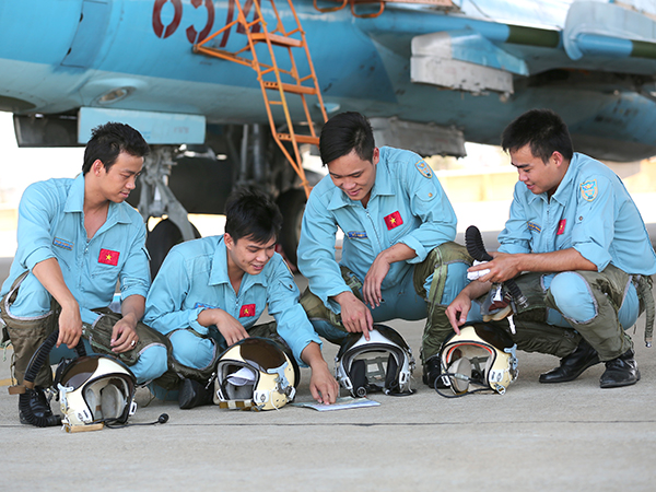 Nâng cao chất lượng huấn luyện, bảo đảm an toàn bay ở Trung đoàn 937