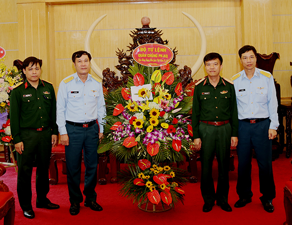 Bộ Tư lệnh Quân chủng và Cục Chính trị chúc mừng các Học viện, Nhà trường nhân Ngày Nhà giáo Việt Nam 20-11