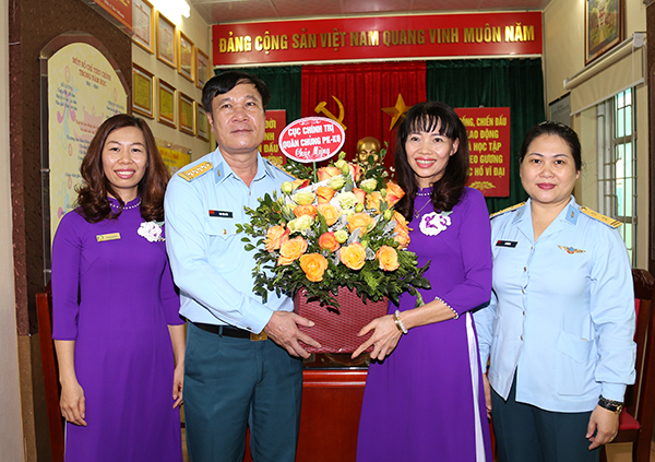 Bộ Tư lệnh Quân chủng và Cục Chính trị chúc mừng các Học viện, Nhà trường nhân Ngày Nhà giáo Việt Nam 20-11