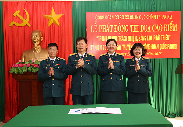 Công đoàn cơ sở cơ quan Cục Chính trị Phát động thi đua cao điểm