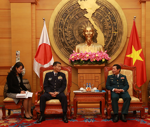 Tham mưu trưởng Lực lượng Tự vệ trên không Nhật Bản thăm và làm việc tại Quân chủng PK-KQ