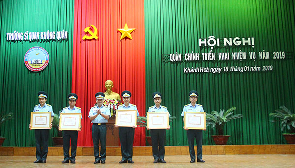 Các cơ quan, đơn vị tổ chức Hội nghị quân chính triển khai nhiệm vụ năm 2019