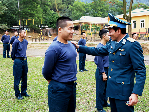 Cục Chính trị kiểm tra công tác tiếp nhận và chuẩn bị huấn luyện chiến sĩ mới của Sư đoàn 361 và Sư đoàn 371