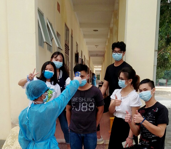 Đón đồng bào bằng cả trái tim
