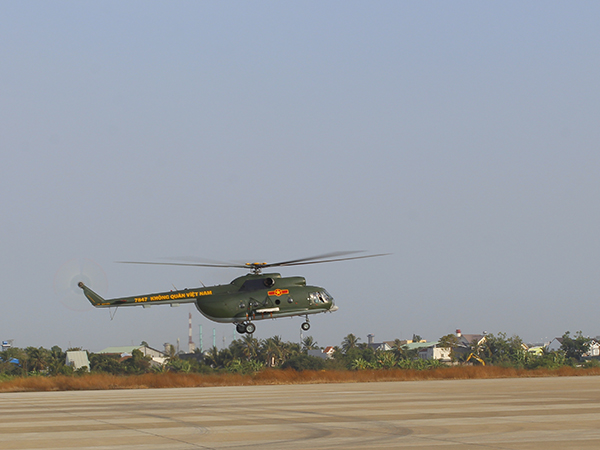 Bay “xông trời” Tây Đô