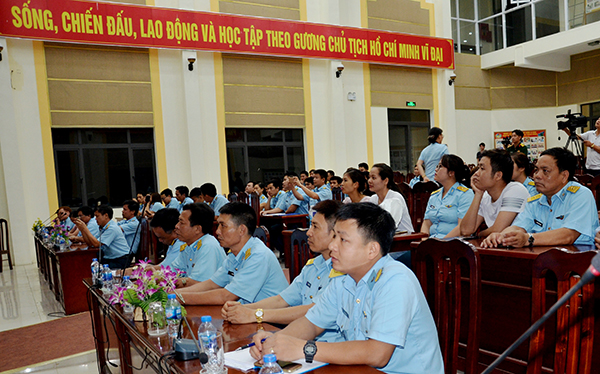 Nhà máy Z119 tổ chức tọa đàm cán bộ, sĩ quan trẻ với chủ đề “Kiên định, trí tuệ, xung kích, quyết thắng”