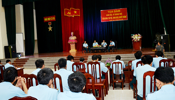 Nhà máy Z119 tổ chức tọa đàm cán bộ, sĩ quan trẻ với chủ đề “Kiên định, trí tuệ, xung kích, quyết thắng”