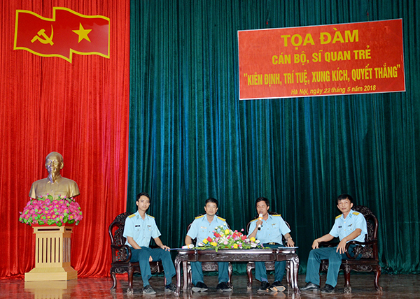 Nhà máy Z119 tổ chức tọa đàm cán bộ, sĩ quan trẻ với chủ đề “Kiên định, trí tuệ, xung kích, quyết thắng”