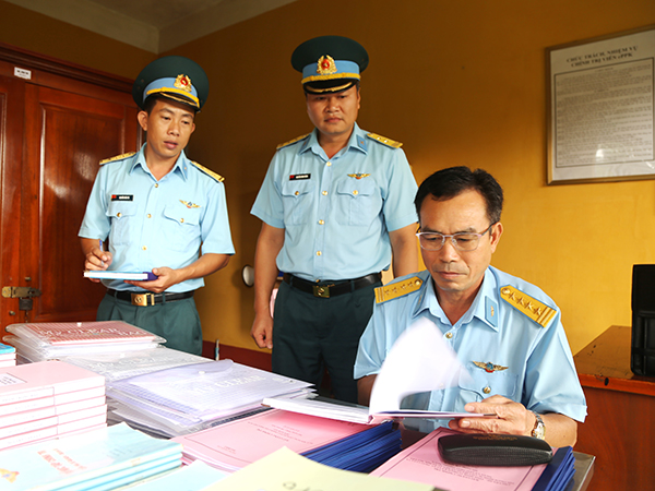 Quân chủng Phòng không - Không quân kiểm tra kết quả xây dựng đơn vị điểm vững mạnh toàn diện, “mẫu mực, tiêu biểu” ở Trung đoàn 230