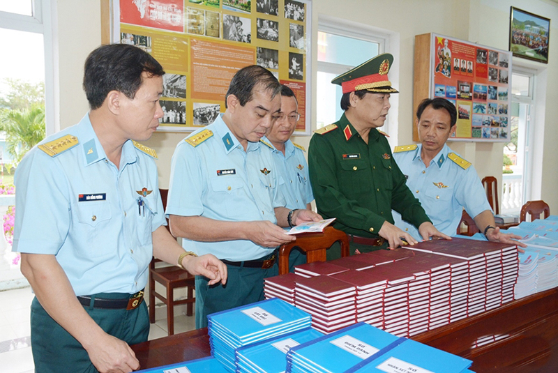 Bộ Tổng tham mưu kiểm tra công tác chuẩn bị ra quân huấn luyện năm 2023 tại Sư đoàn 375