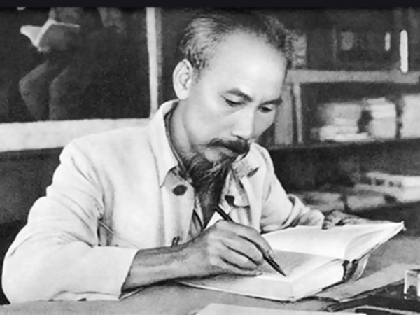 Vận dụng sáng tạo tư tưởng Hồ Chí Minh trong xây dựng Quân đội nhân dân Việt Nam thời kỳ mới