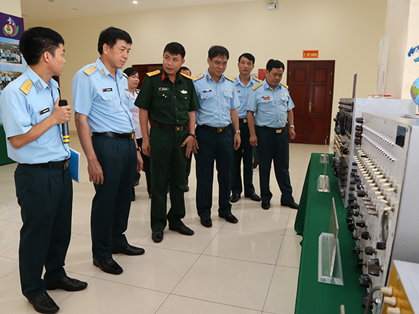 Vươn lên chiếm lĩnh những đỉnh cao khoa học và công nghệ
