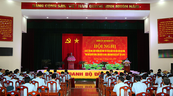 Sư đoàn 371 tổ chức Hội nghị sơ kết, tôn vinh, khen thưởng điển hình tiên tiến 5 năm thực hiện Cuộc vận động “Phát huy truyền thống, cống hiến tài năng, xứng danh Bộ đội Cụ Hồ” (2014-2019).