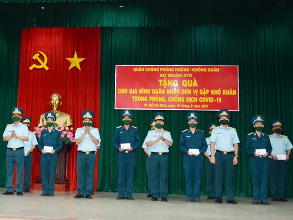 am-tinh-dong-doi-trong-mua-dich