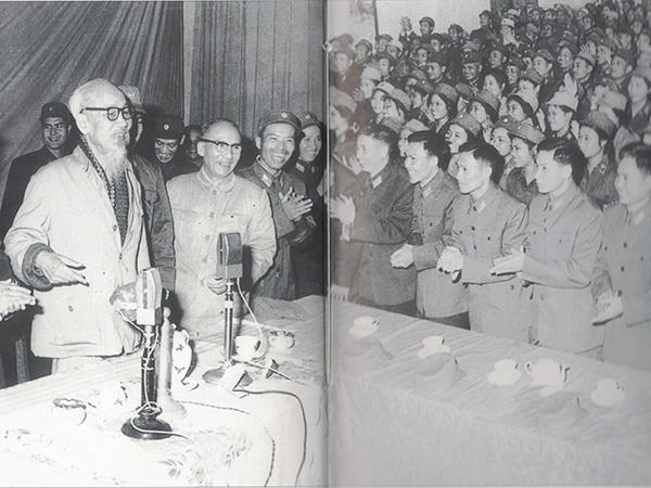 bac-ho-den-tham-quan-chung-phong-khong-khong-quan-tet-ky-dau-1969