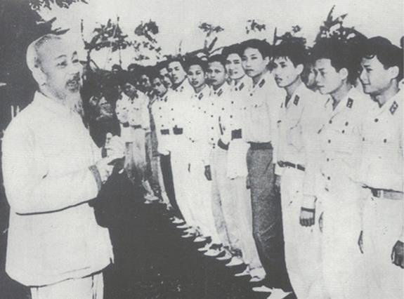 bac-ho-tham-bo-doi-phao-cao-xa-dip-tet-giap-thin-1964