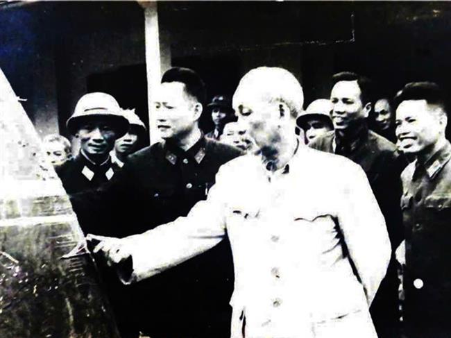 bac-ho-tien-doan-va-chi-dao-danh-may-bay-b-52-tu-rat-som