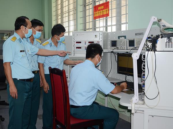 bai-2-cung-co-mat-bang-cong-nghe-dau-tu-trang-thiet-bi-hien-dai