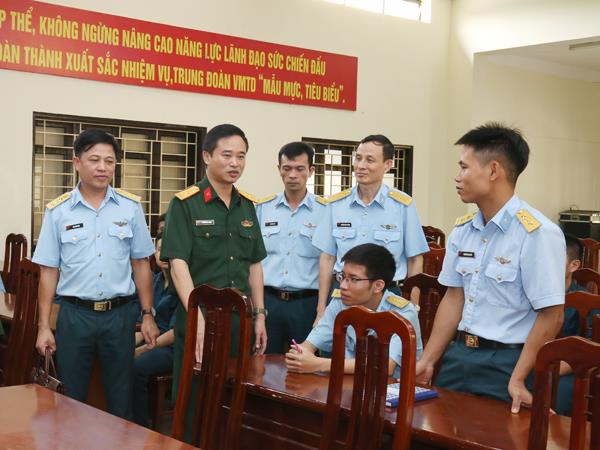 ban-thanh-nien-quan-doi-kiem-tra-cong-tac-pho-bien-giao-duc-phap-luat-tai-trung-doan-236