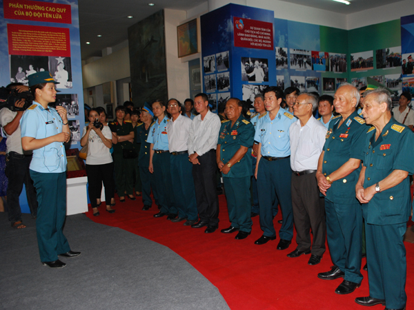 bao-tang-phong-khong-khong-quan-dia-chi-hap-dan-thu-hut-khach-tham-quan