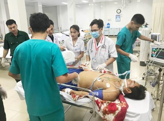 bay-cap-cuu-chuyen-2-benh-nhan-tu-truong-sa-vao-dat-lien