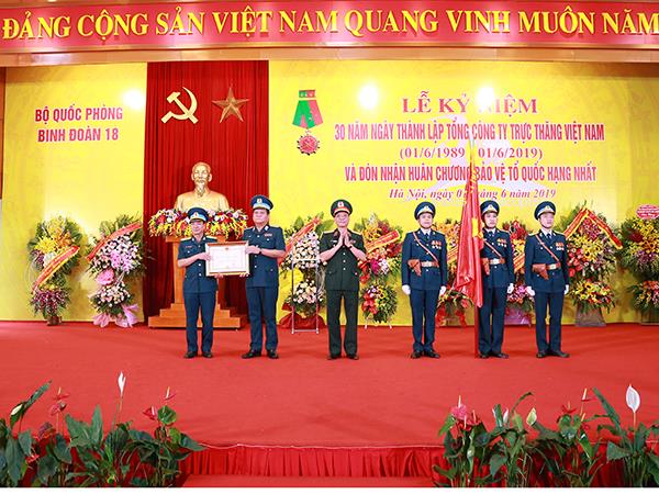 binh-doan-18-ky-niem-30-nam-ngay-truyen-thong-va-don-nhan-huan-chuong-bao-ve-to-quoc-hang-nhat