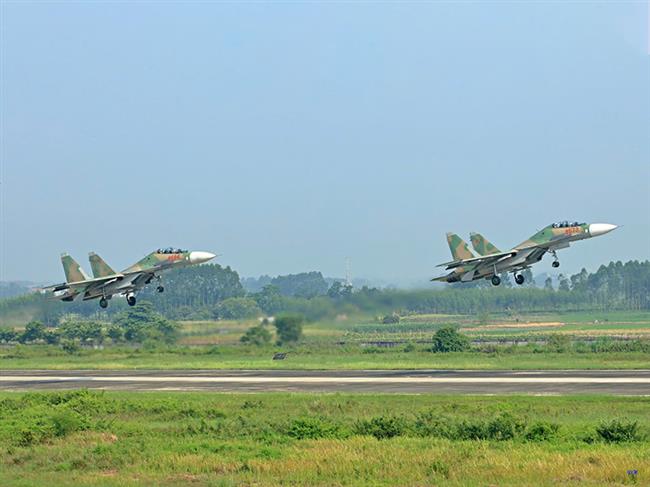 bo-doi-khong-quan-phan-luc-no-luc-cho-ngay-dai-le