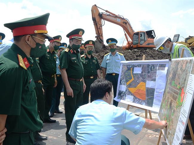 bo-quoc-phong-kiem-tra-du-an-xu-ly-o-nhiem-dioxin-khu-vuc-san-bay-bien-hoa