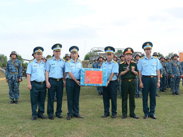 bo-quoc-phong-kiem-tra-su-doan-367