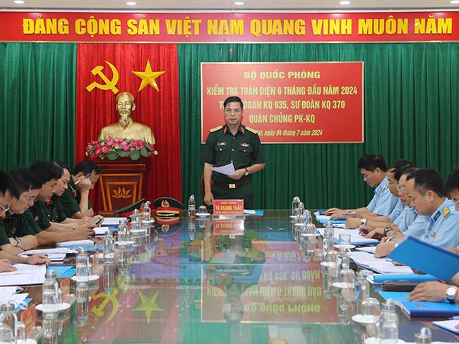 bo-quoc-phong-kiem-tra-trung-doan-935