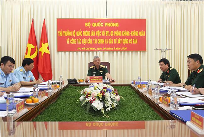 bo-quoc-phong-lam-viec-voi-bo-tu-lenh-quan-chung-phong-khong-khong-quan-ve-cong-tac-hau-can-tai-chinh-va-dau-tu-xay-dung-co-ban