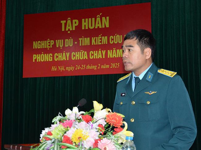 bo-tham-muu-quan-chung-phong-khong-khong-quan-tap-huan-nghiep-vu-du-tim-kiem-cuu-nan-phong-chay-chua-chay-nam-2025