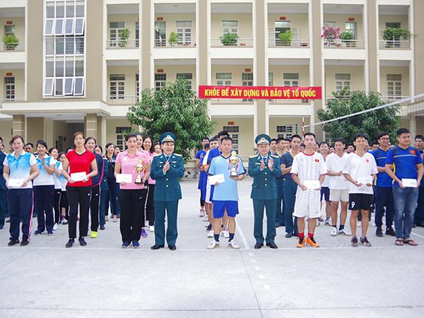 bo-tham-muu-phong-khong-khong-quan-to-chuc-giai-thi-dau-giao-luu-bong-chuyen-da-nam-va-bong-chuyen-hoi-nu