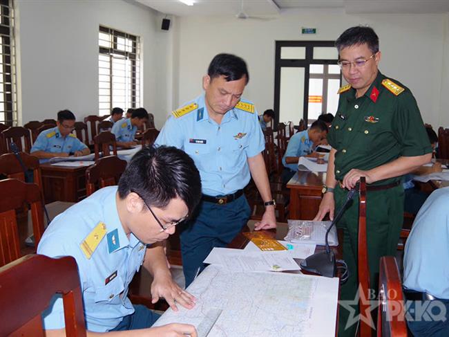 bo-tong-tham-muu-quan-doi-nhan-dan-viet-nam-kiem-tra-tai-truong-si-quan-khong-quan