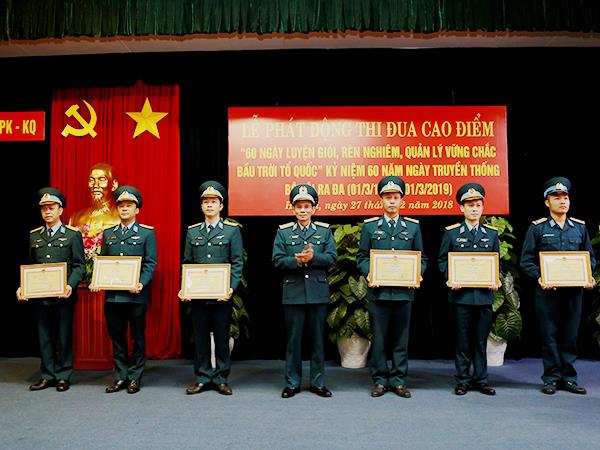cac-co-quan-don-vi-phat-dong-dot-thi-dua-cao-diem-chao-mung-ky-niem-60-nam-ngay-truyen-thong-bo-doi-ra-da