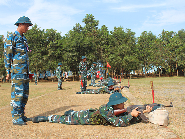 cac-don-vi-kiem-tra-thuc-hanh-3-tieng-no-doi-voi-chien-si-moi