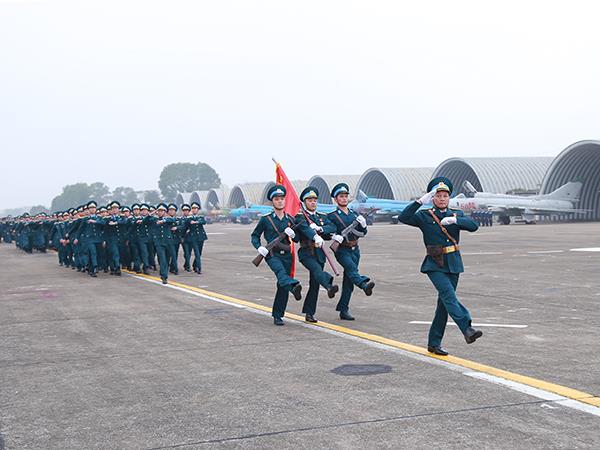 cac-don-vi-trong-quan-chung-phong-khong-khong-quan-dong-loat-to-chuc-le-ra-quan-huan-luyen-va-phat-dong-thi-dua