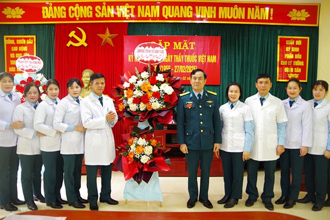 cac-don-vi-trong-quan-chung-phong-khong-khong-quan-gap-mat-nhan-ky-niem-70-nam-ngay-thay-thuoc-viet-nam-27-2