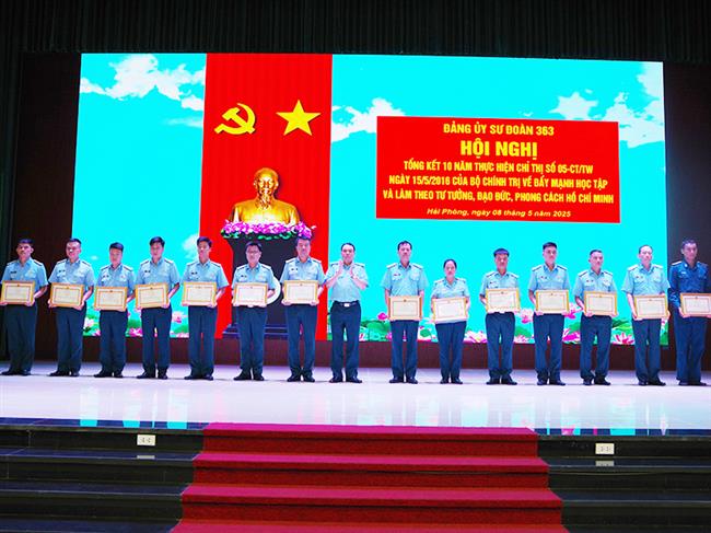cac-don-vi-trong-quan-chung-phong-khong-khong-quan-tong-ket-10-nam-thuc-hien-chi-thi-05-cua-bo-chinh-tri