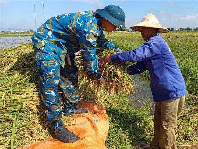 lu-doan-cong-binh-28-quan-chung-phong-khong-khong-quan-giup-nhan-dan-khac-phuc-hau-qua-mua-lu-sau-bao-so-10