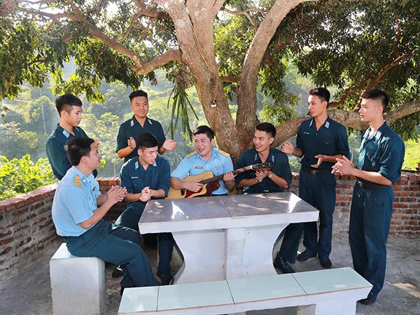 cau-lac-bo-ly-luan-tre-noi-dinh-huong-tu-tuong-cho-thanh-nien