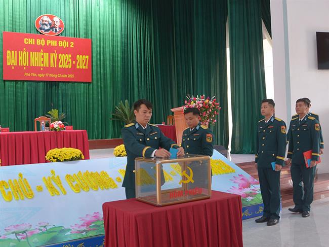chi-bo-phi-doi-2-dang-bo-trung-doan-910-to-chuc-dai-hoi-nhiem-ky-2025-2027