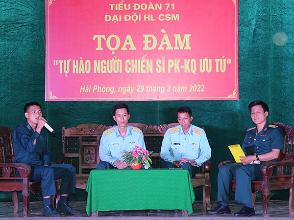 chi-doan-dai-doi-huan-luyen-chien-si-moi-tieu-doan-71-to-chuc-toa-dam-“tu-hao-nguoi-chien-si-phong-khong-khong-quan-uu-tu”