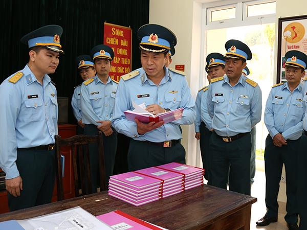 chinh-uy-quan-chung-pk-kq-kiem-tra-trung-doan-921-va-tram-ra-da-62