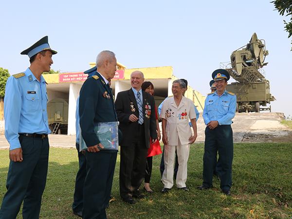 chu-tich-hoi-cuu-chien-binh-xo-viet-trong-chien-tranh-viet-nam-tham-su-doan-361