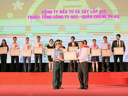 cong-ty-dau-tu-va-xay-lap-acc-nhan-bang-khen-cua-bo-tai-chinh