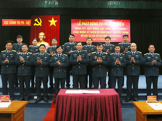 cuc-chinh-tri-quan-chung-phong-khong-khong-quan-phat-dong-thi-dua-cao-diem-chao-mung-ky-niem-65-nam-ngay-truyen-thong-bo-doi-ra-da