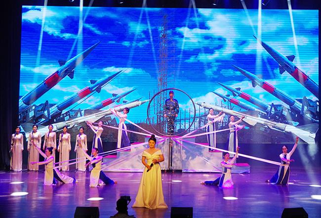 cuc-chinh-tri-quan-chung-phong-khong-khong-quan-kiem-tra-cong-tac-chuan-bi-tham-gia-lien-hoan-nghe-thuat-quan-chung-luc-luong-vu-trang-va-thanh-nien-sinh-vien-toan-quoc-lan-thu-x-nam-2024